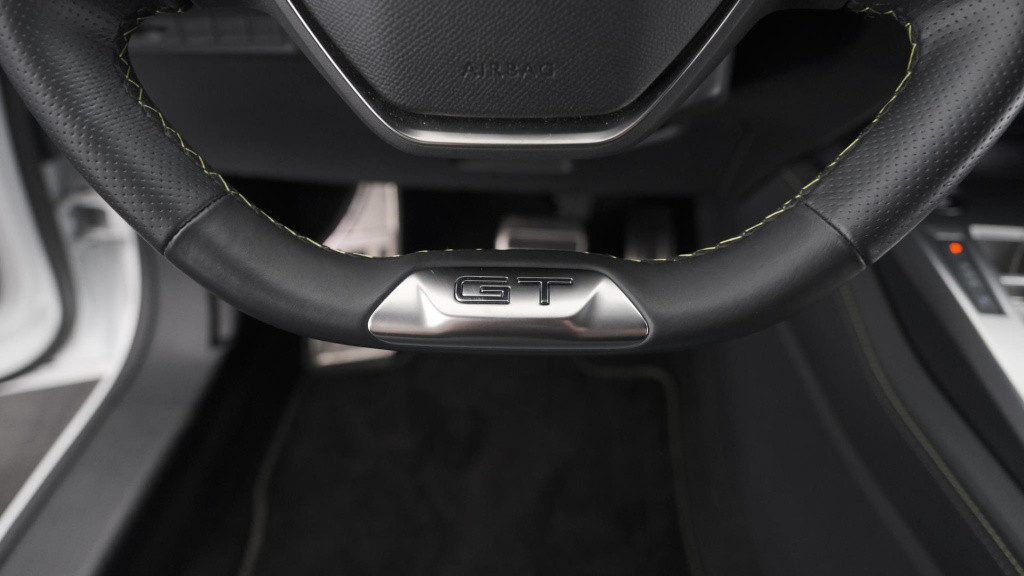 Peugeot 308 puretech 130 gt pack business | camera | dodehoekdetectie | app