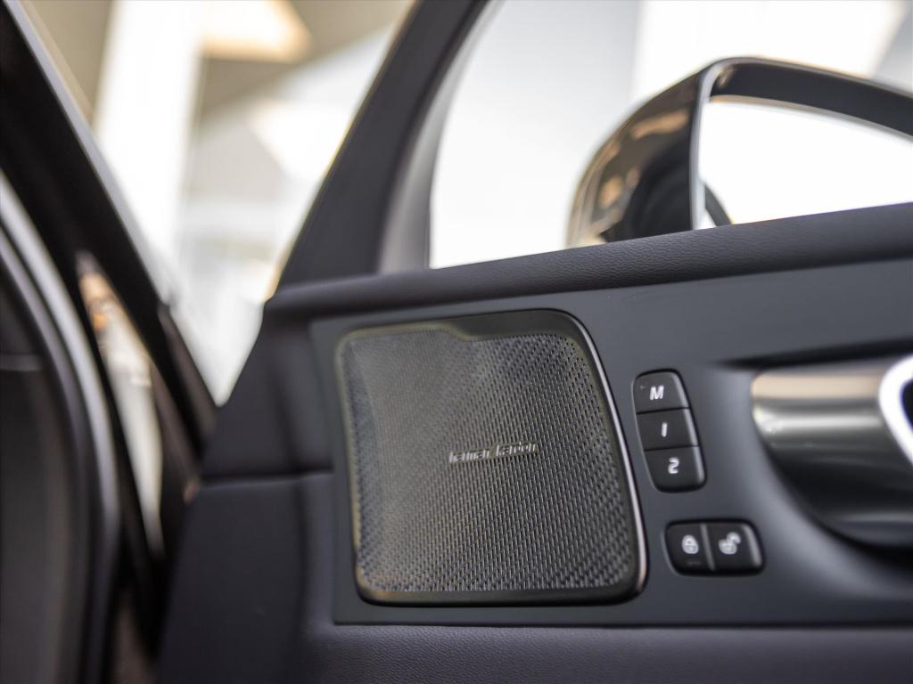 Volvo XC60 t6 plug-in hybrid 350pk aut awd plus black edition | harman kard