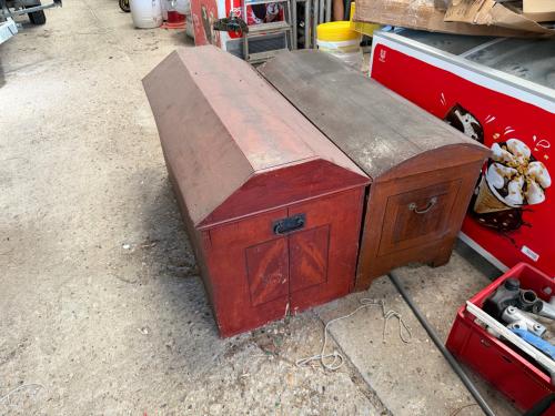 2 grote vintage schatkisten / kledingkisten