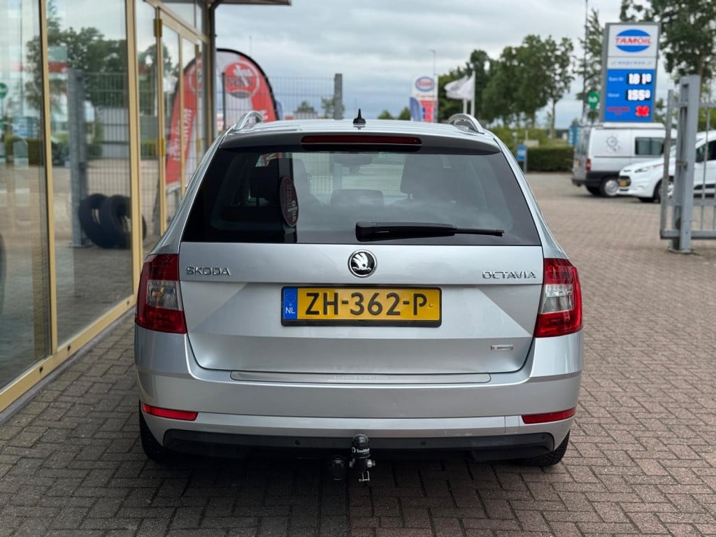 Skoda Octavia combi 1.0 tsi grt amb. bns