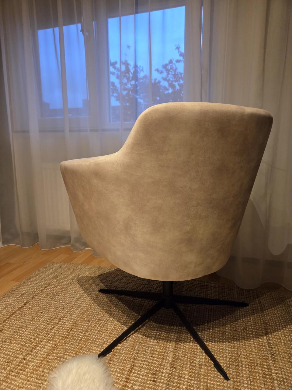 DRAAIFAUTEUIL in beige velvet