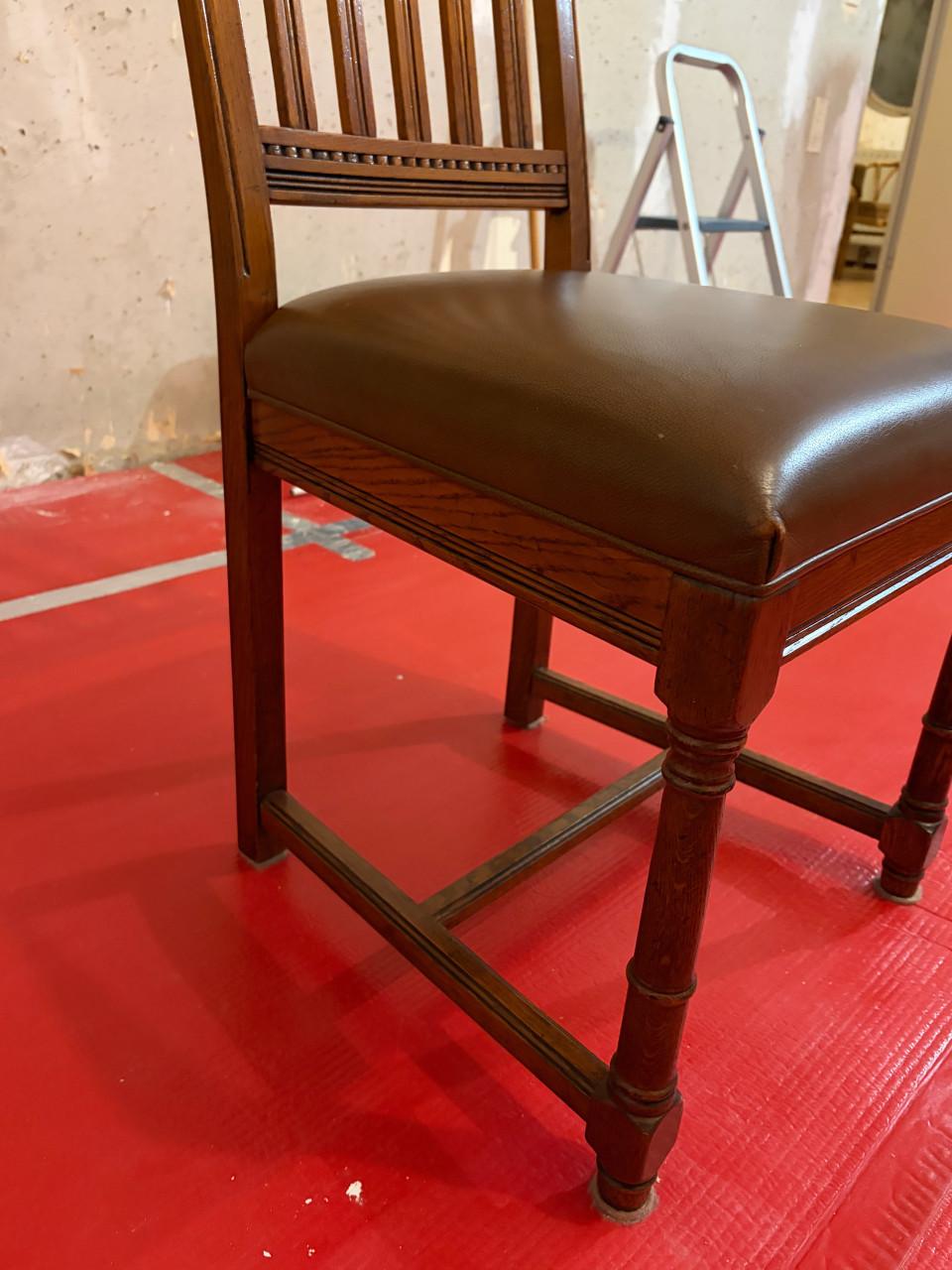 Massief houten eettafel klassiek 4 stoelen/zeer goede staat