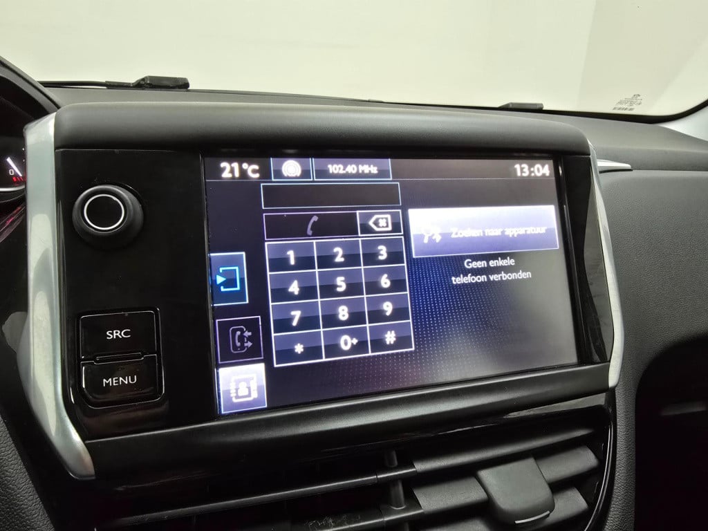 Peugeot 208 occasion met cruisecontrol en veel ruimte ook achterin | tweede