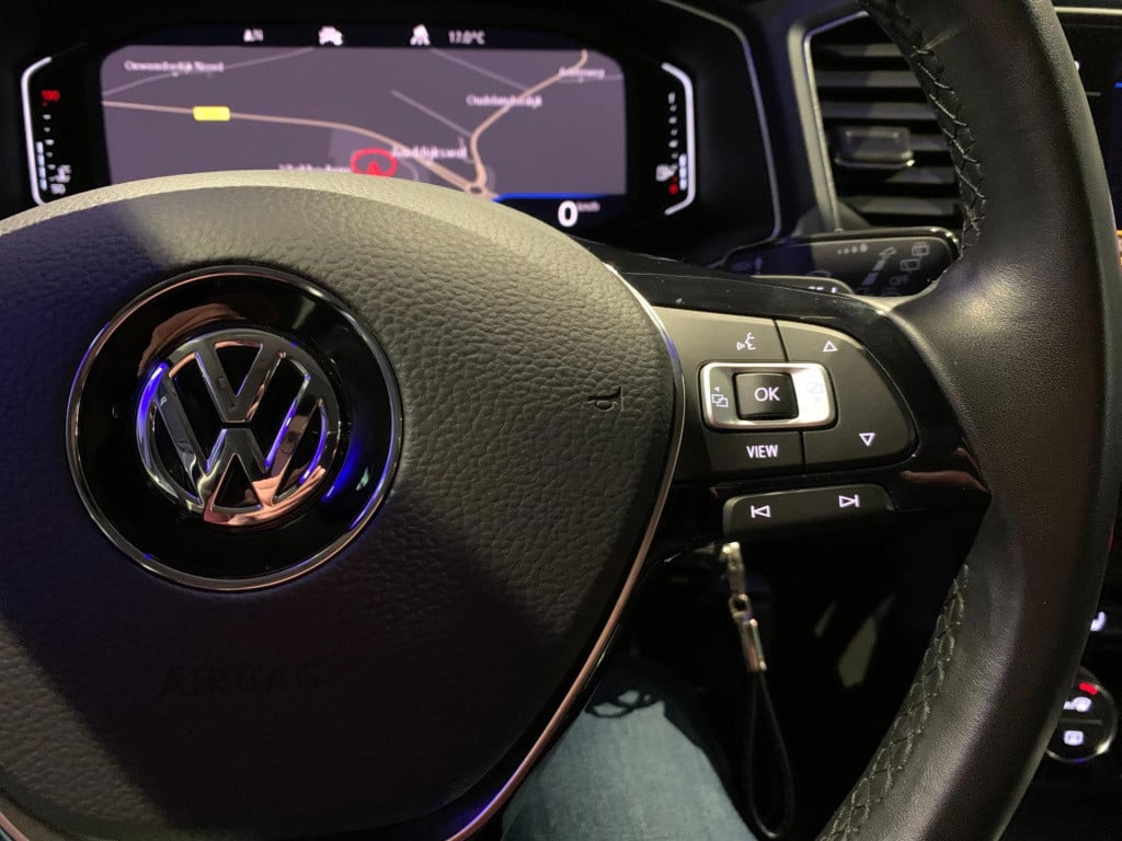 Volkswagen T-roc 1.5 tsi sport business r *led*app-connect*