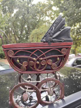 Oude leuke minipoppenwagen