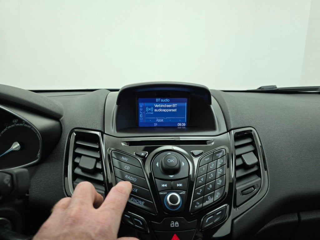Ford Fiesta occasion 1.0 titanium luxe versie met cruisecontrol en sportvel
