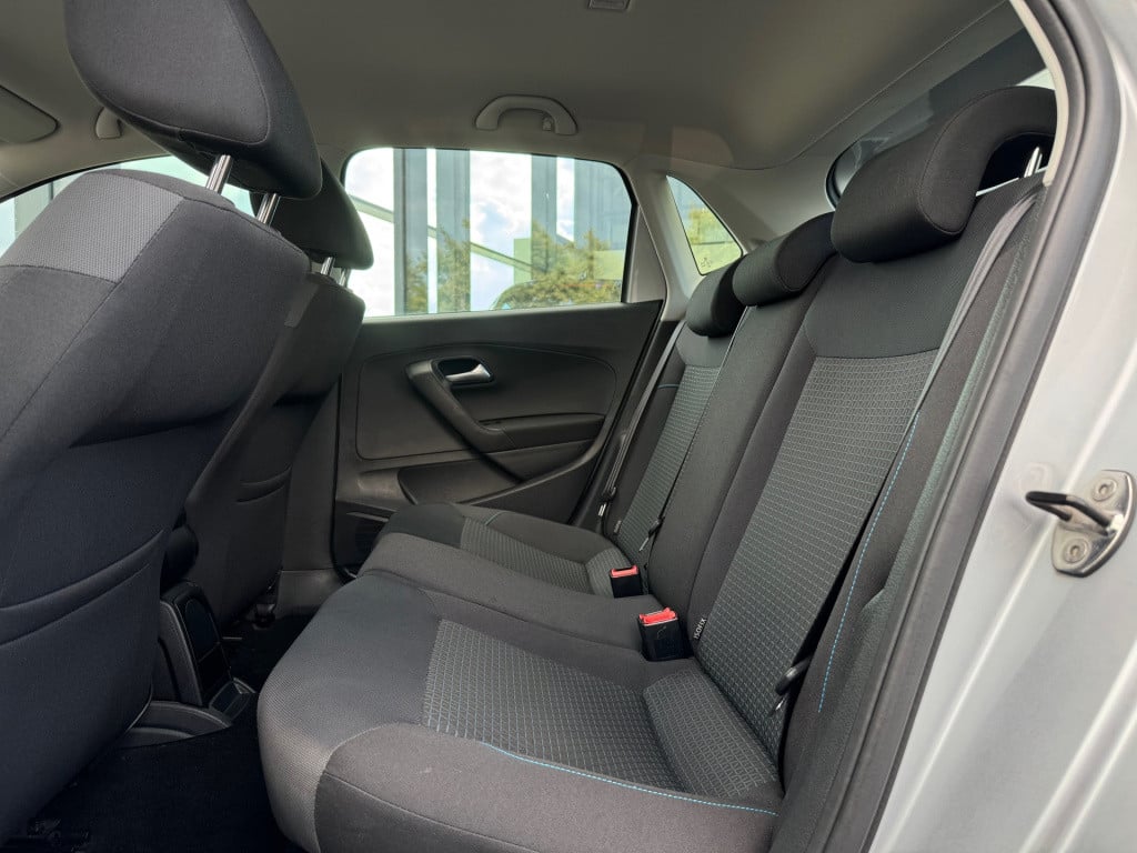 Volkswagen Polo 1.0 bluemotion * cruise control * navigatie * nap