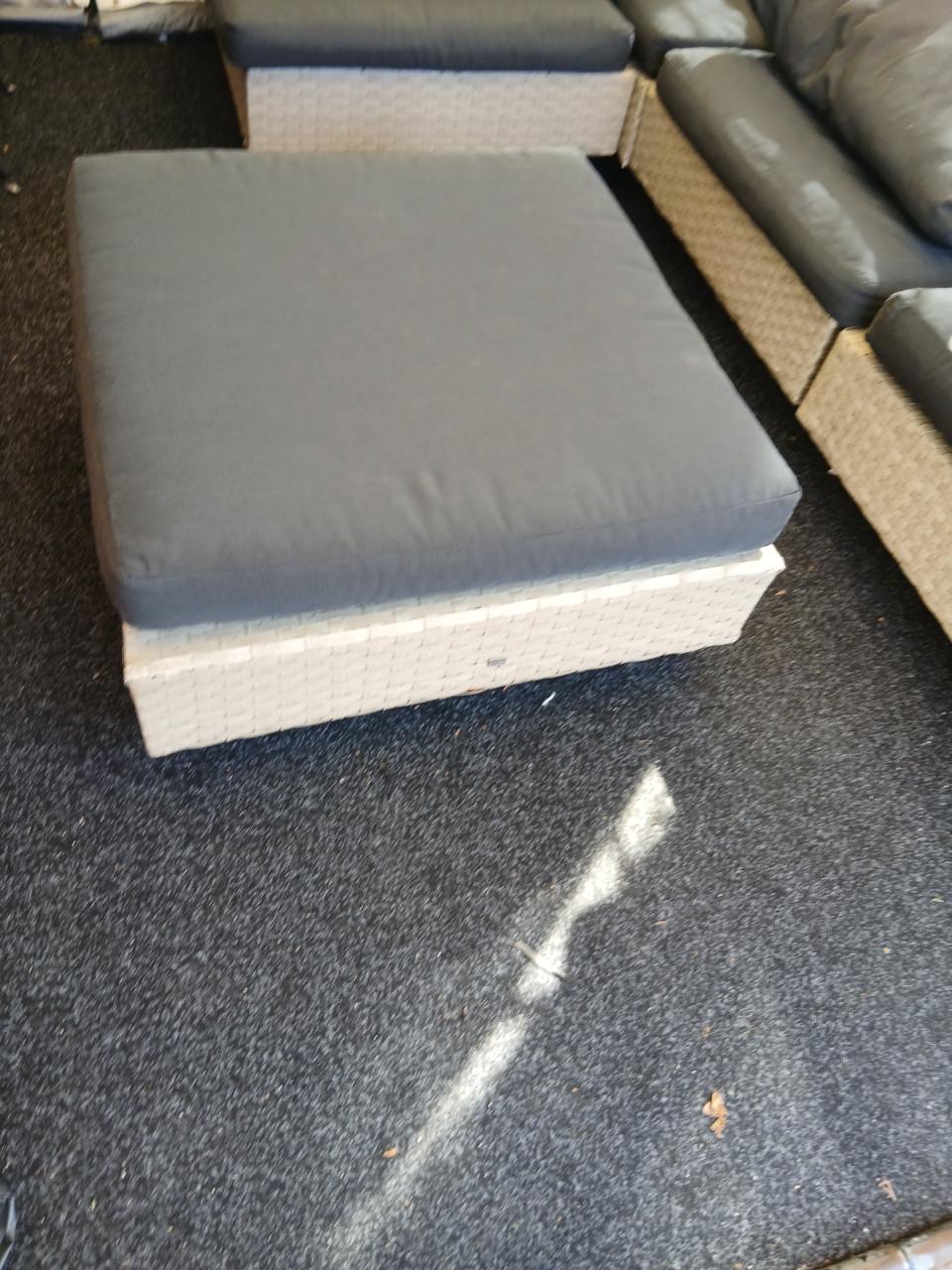 Mooie Lounge set 250x250 op halen set is in sublieme staat