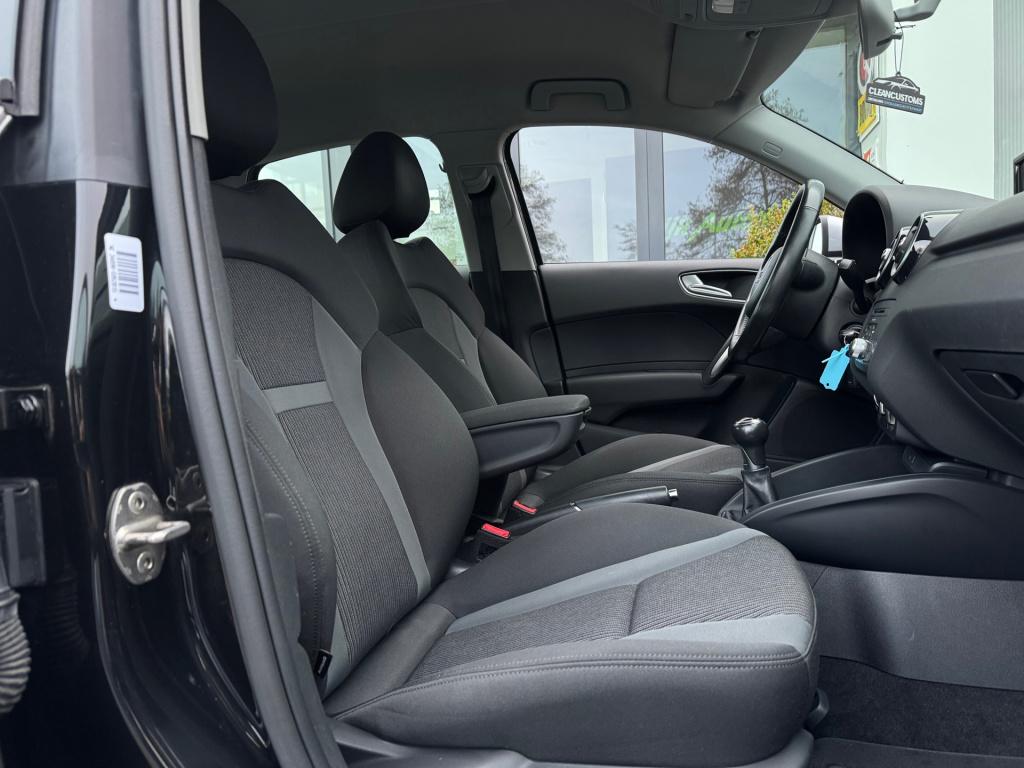 Audi A1 Sportback 1.0 tfsi design * cruise control * 17 inch * trekhaak * n