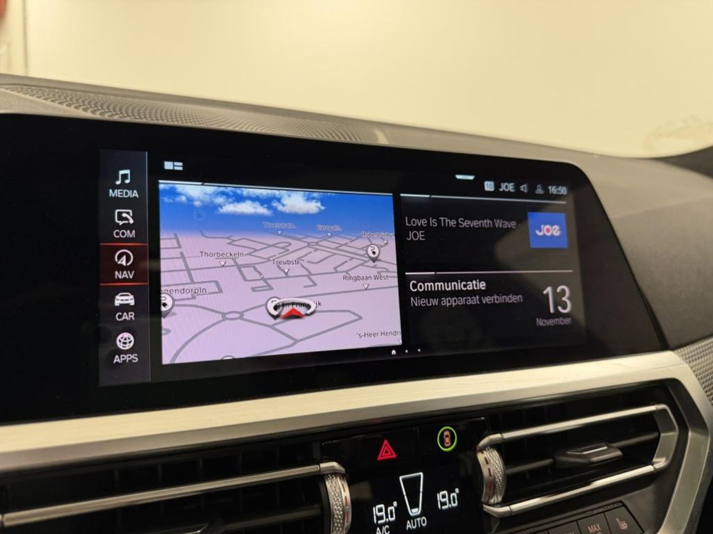 BMW 3-serie 330e m-sport | schuif/kanteldak | trekhaak | 360 camera |