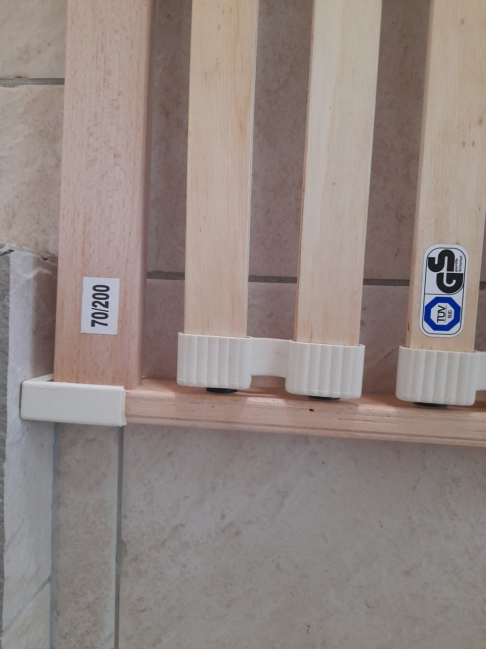 2 lattenbodems 70 x 200 ( in goede nette staat )