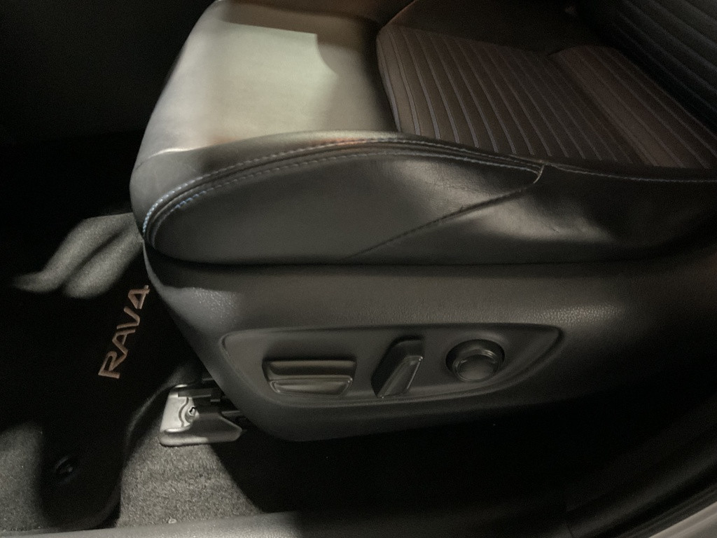 Toyota Rav4 2.5 hybrid awd bi-tone | trekgewicht 1650 kg |
