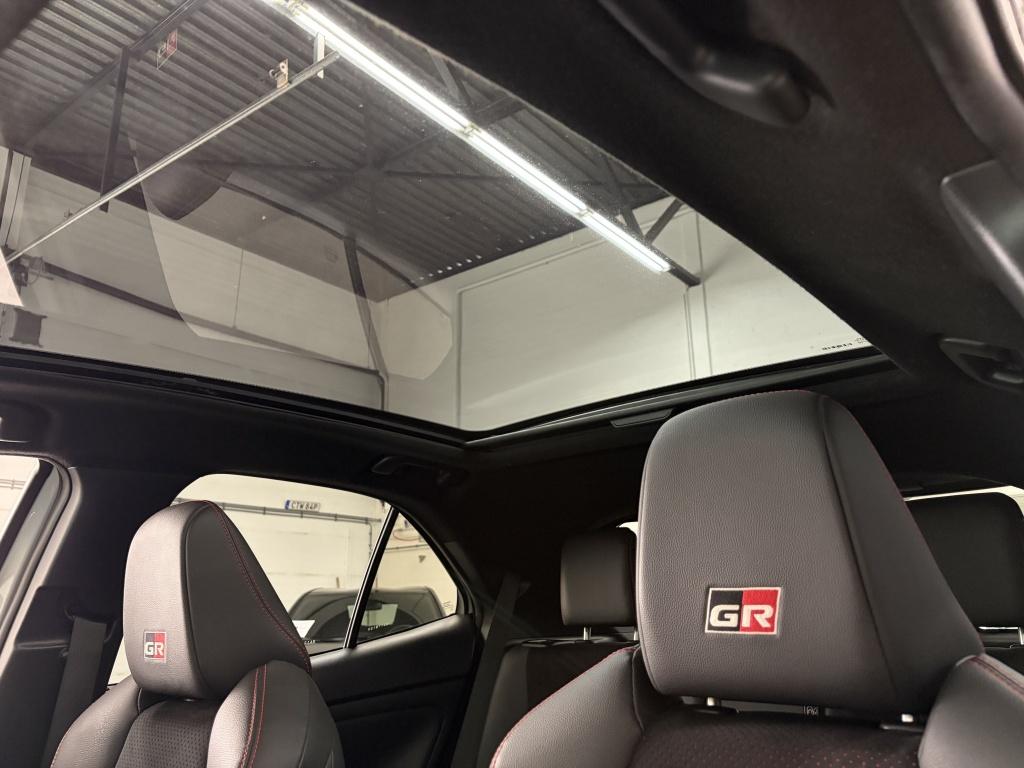 Toyota Yaris Cross 1.5 hybrid gr sport| jbl| stoelverw.| carplay| a.camera|