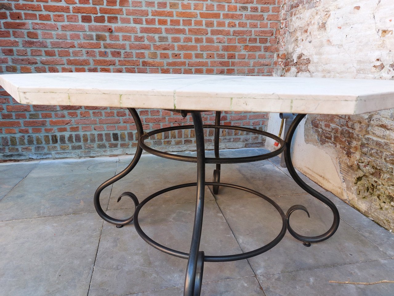 Prachtige zware stenen tuintafel