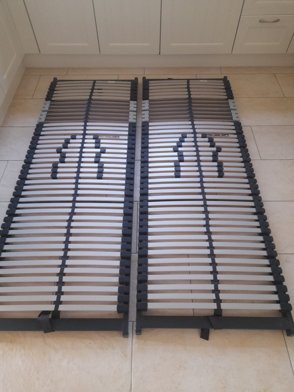 Stevige 2x 70 x 200 Lattenbodems (in goede nette staat )
