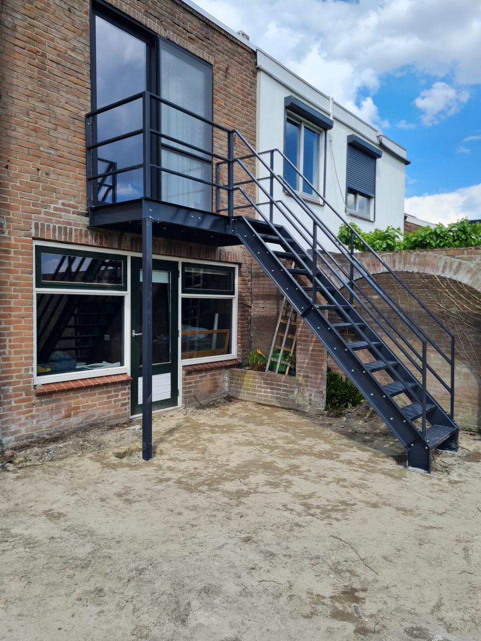 ⭐ TIP – Stalen buitentrappen op maat | Duurzaam & vakkundig