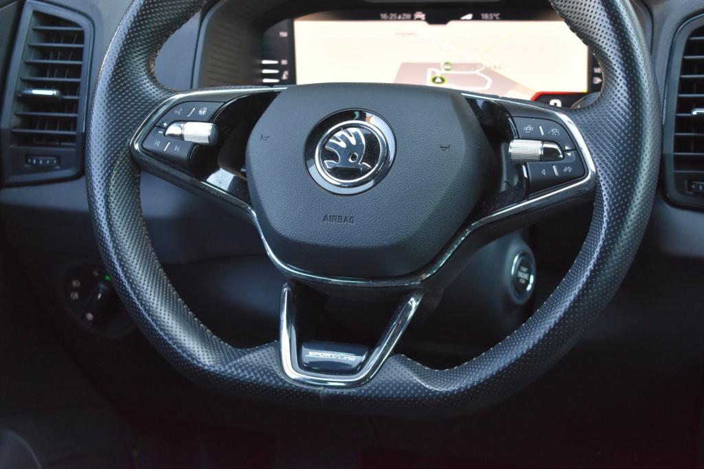 Skoda Karoq 1.5 tsi act sportline | camera | nap | stoelverwarming | apple 