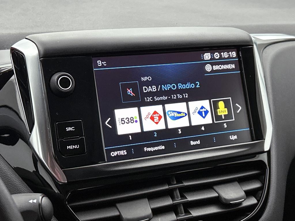 Peugeot 208 82 pk blue lion | rijklaar | trekhaak | airco