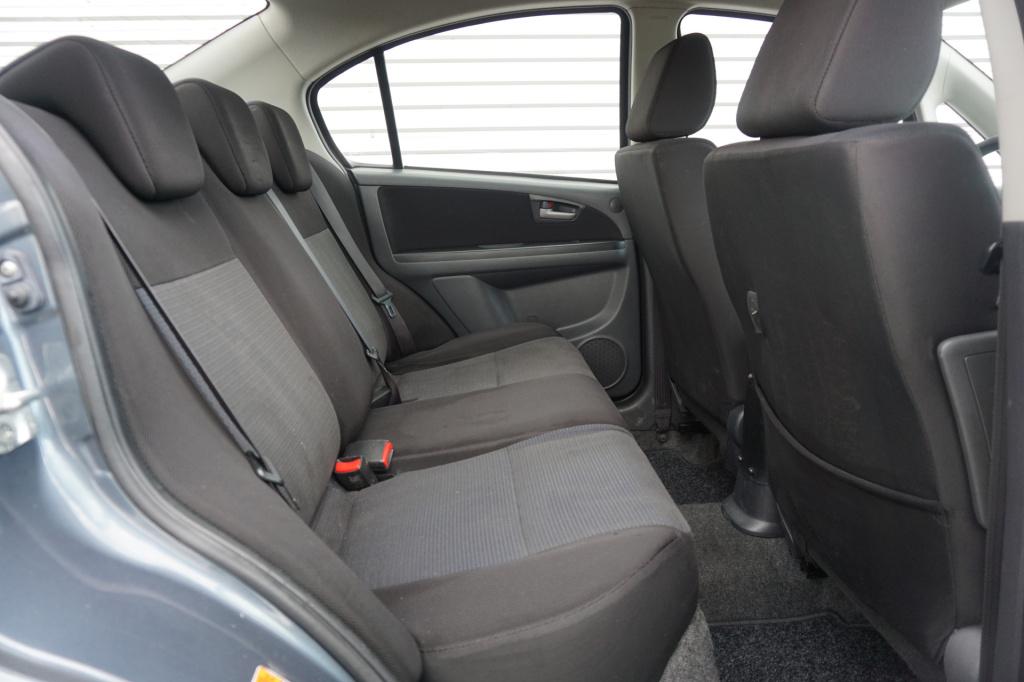 Suzuki Sx4 1.6 exclusive airco / elektr. ramen / parkeersens. / trekhaak / 