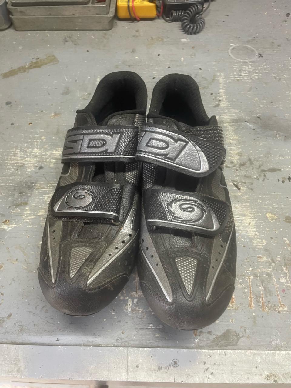 2 paar fietsschoenen dames maat 39