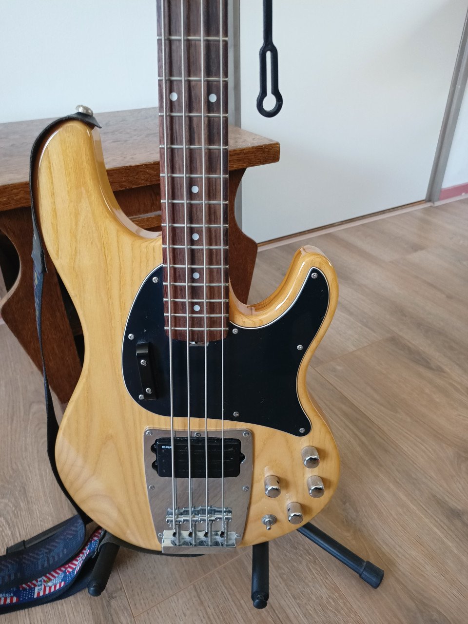Basgitaar Ibanez ATK