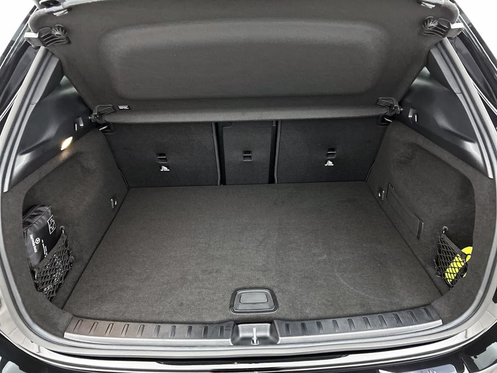 Mercedes-Benz Eqa 250+ business solution luxury 71 kwh | trekhaak | winterp