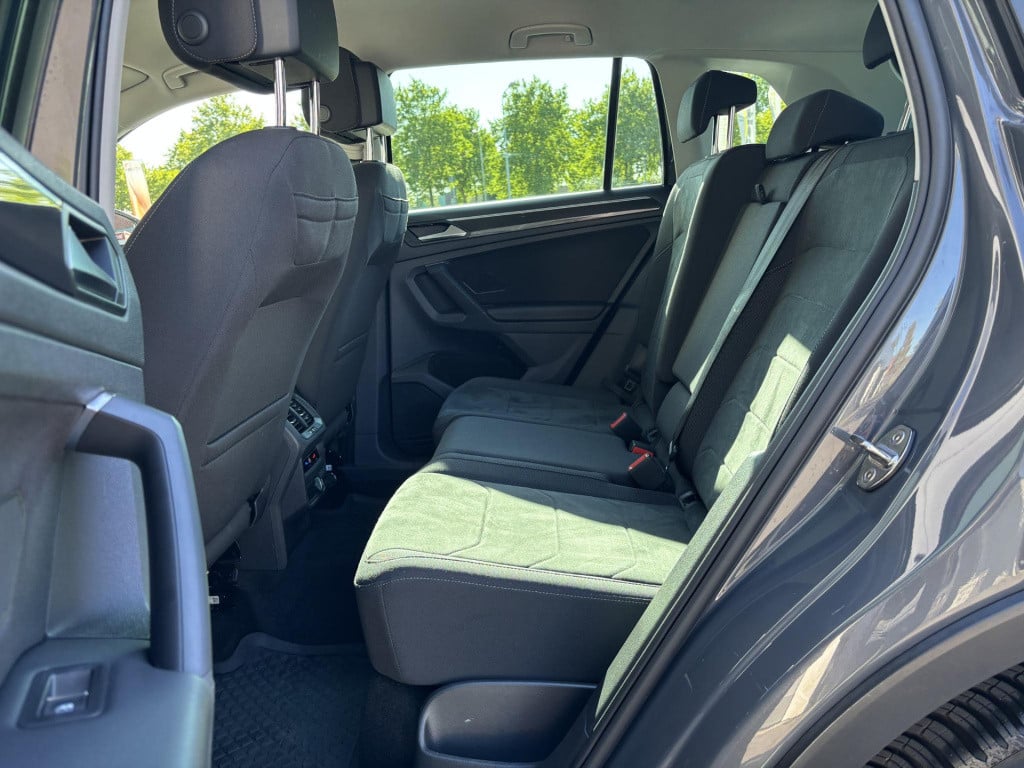 Volkswagen Tiguan 1.5 tsi elegance trekhaak |  camera | apple carplay/andro