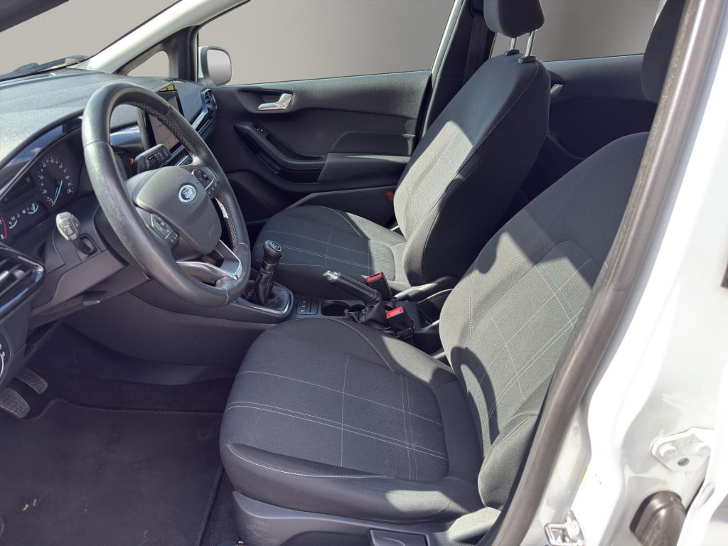Ford Fiesta 1.1 trend 5drs airco | 75pk |stuur en stoelverwarming | apple /