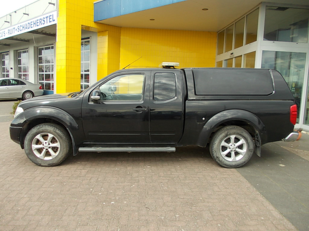 Nissan Navara 2.5 dci 4wd bj. 2010 motor defect!! export