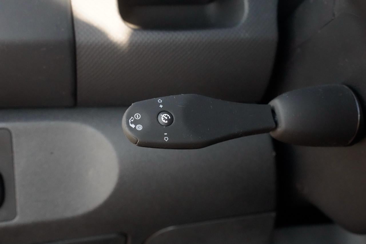 Toyota YARIS 1.3 VVTI SOL MMT/ Leder / Trekhaak / Automaat / Cruise control