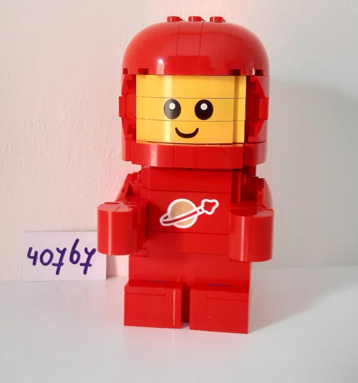LEGO Space 40767: babyastronaut, Up-Scaled Baby Astronaut, limited edtiion