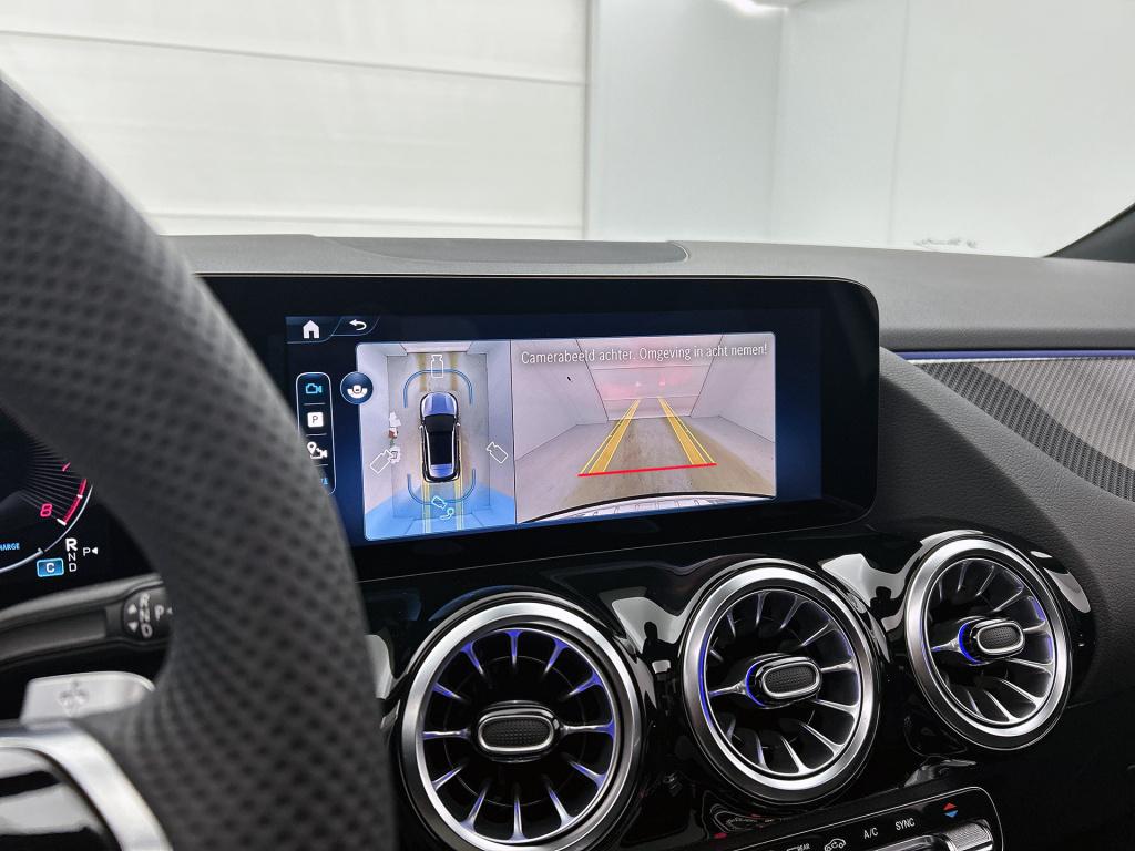 Mercedes-Benz Gla-klasse 180 business solution amg | premium plus pakket | 
