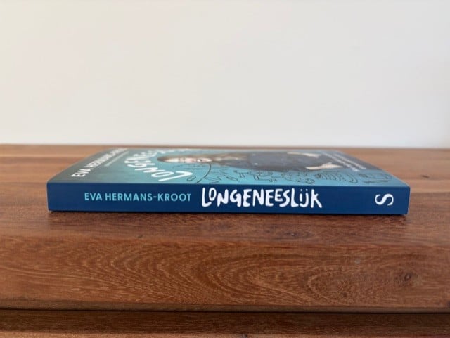 Nieuw | Longeneeslijk | Eva Hermans - Kroot
