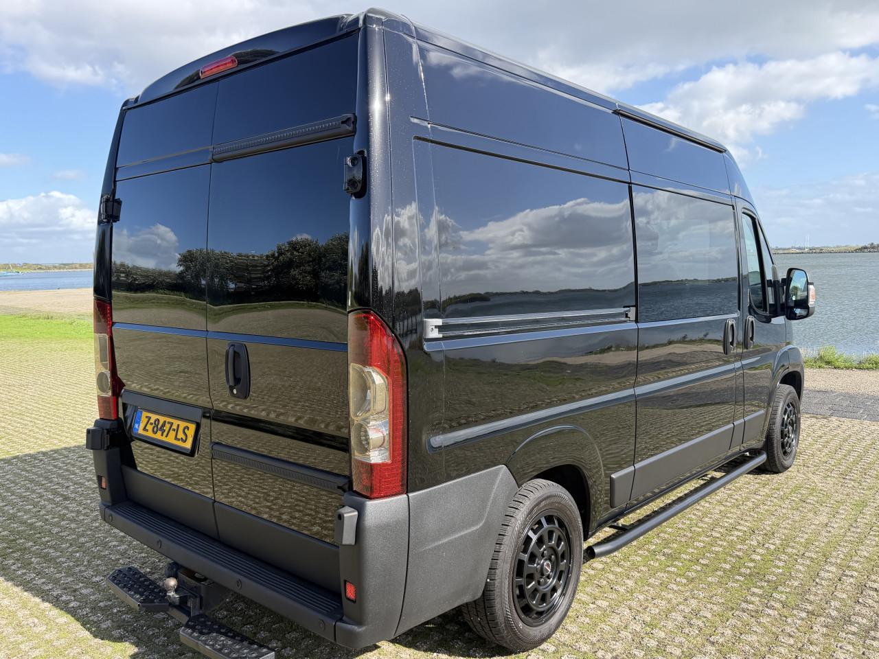 Peugeot boxer ofgrid camper