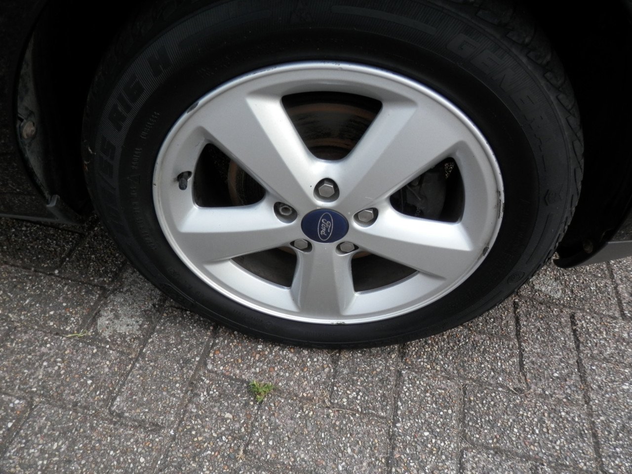 Auto Garant Biedt Aan: Ford Focus 1.8 Ambiente