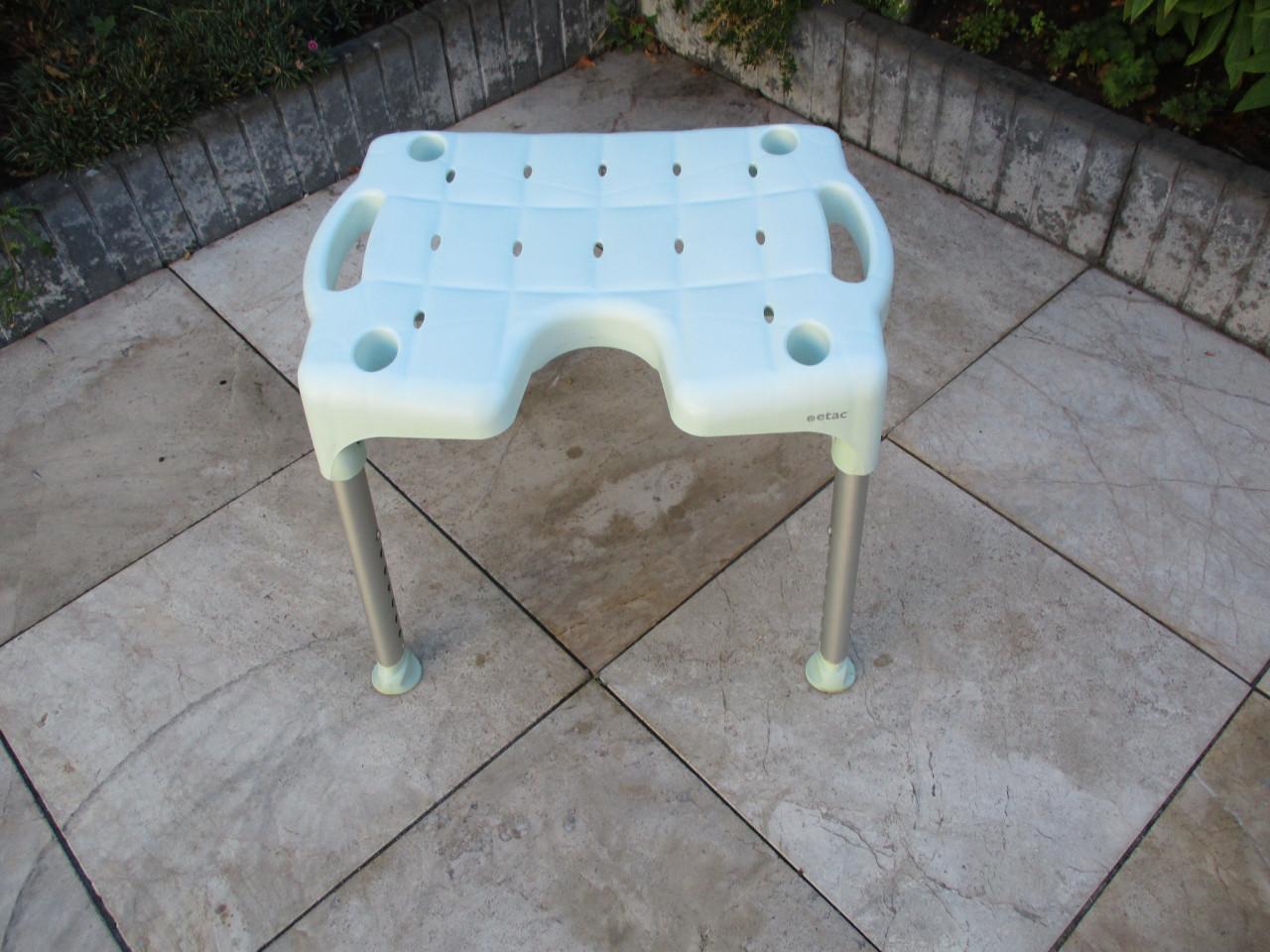 Zgan stevige Etac Swift douchestoel in hoogte instelbaar en demontabel