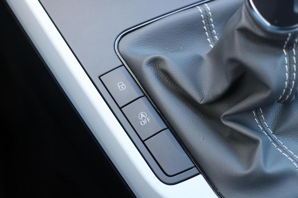 Seat Arona 1.0 tsi style | parkeersensoren | app connect | climate control