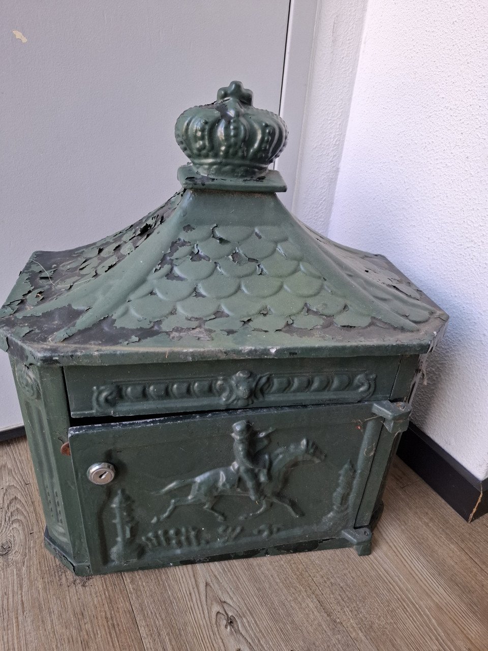 Gietijzeren brievenbus