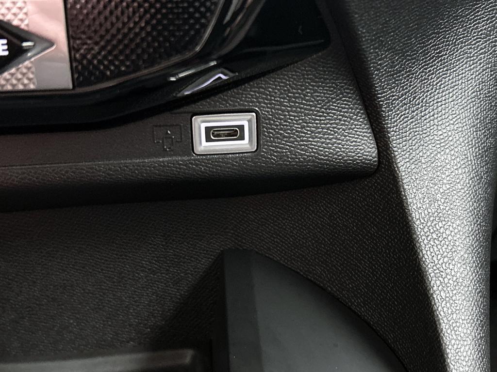 Ds Ds 3 100pk performance line | rijklaar | keyless entry | parkeersensor v