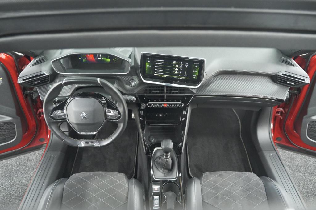 Peugeot 2008 puretech 130 gt pack | panoramadak | camera | adaptieve cruise