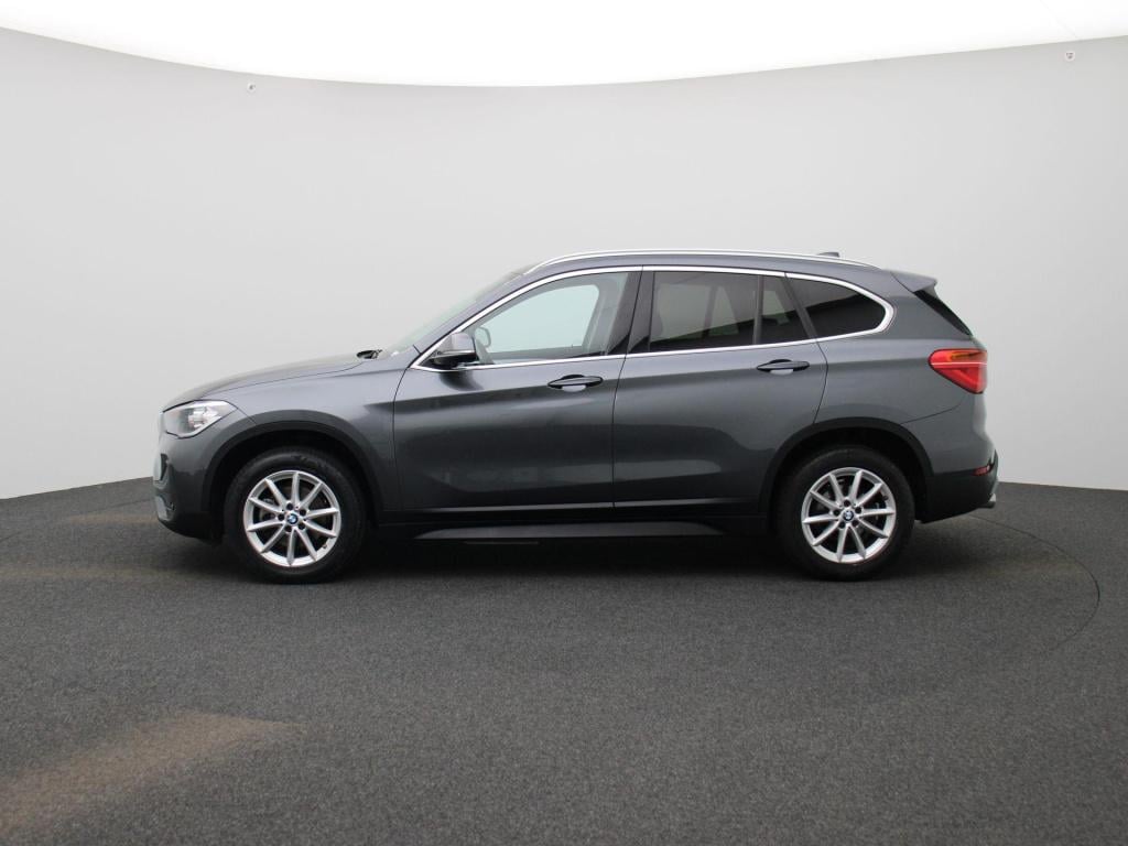 BMW X1 sdrive18i business edition plus | automaat | lmv | trekhaak | parkee