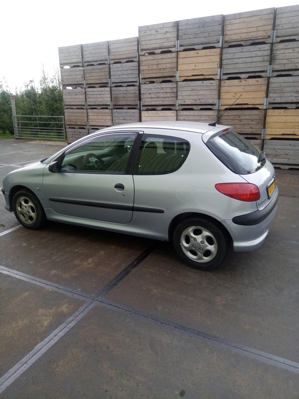 Peugeot 206    € 900.-