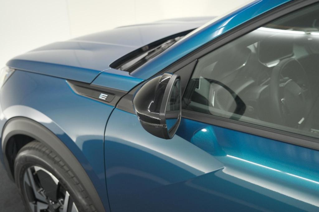 Peugeot E-2008 ev allure 54 kwh | soh 97,7% | 11 kw lader | apple carplay |