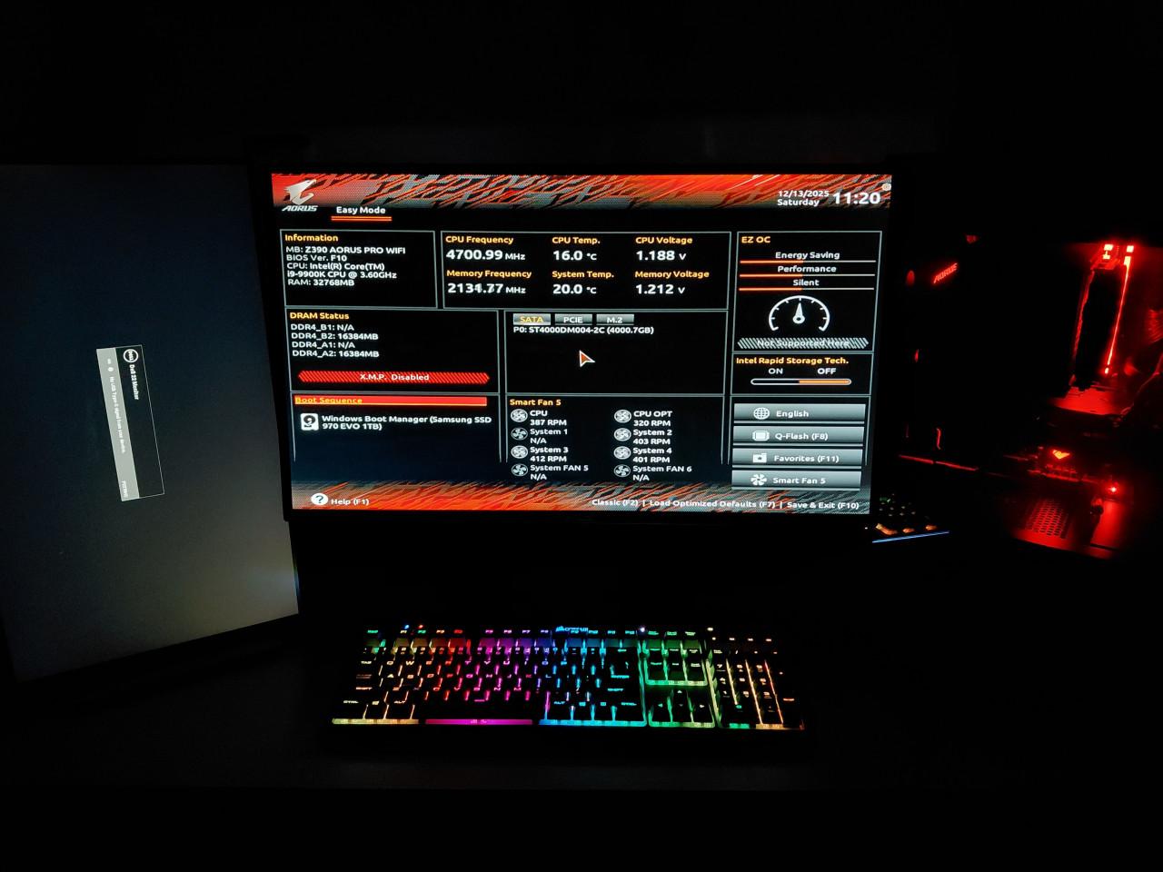 PC + 2x monitor & keyboard.