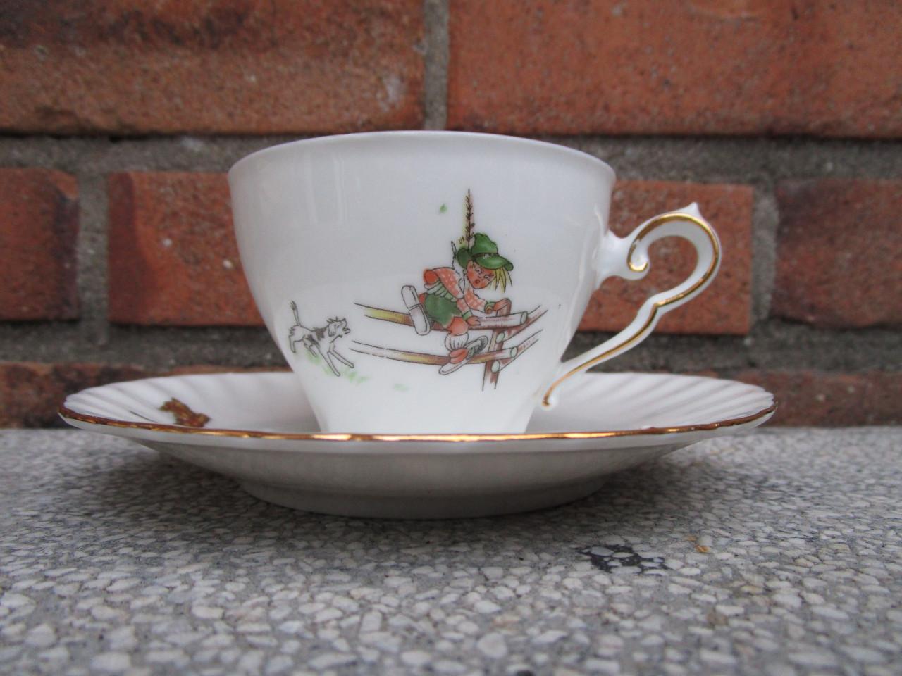 Vintagen kope en schotel.