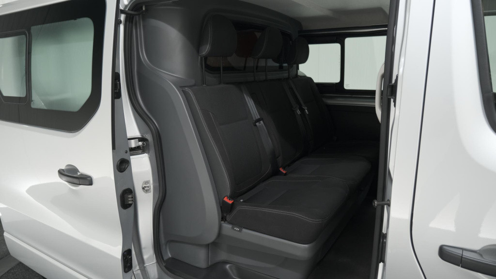 Renault Trafic 2.0 dci 170 t29 l2h1 dc comfort | navi | trekhaak | camera |