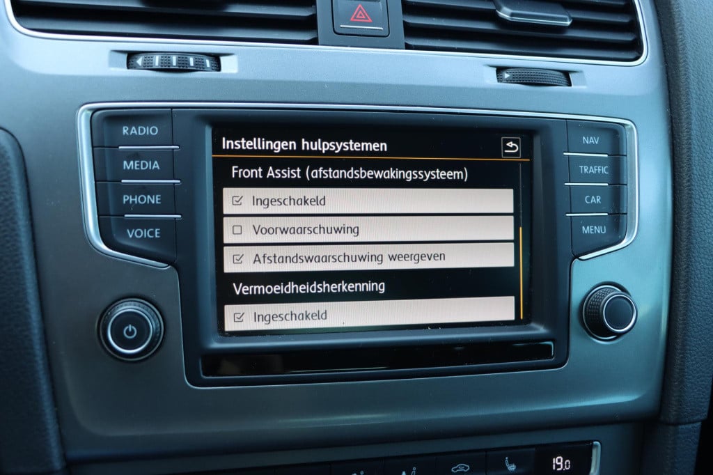 Volkswagen Golf 1.2 tsi business edition r connected