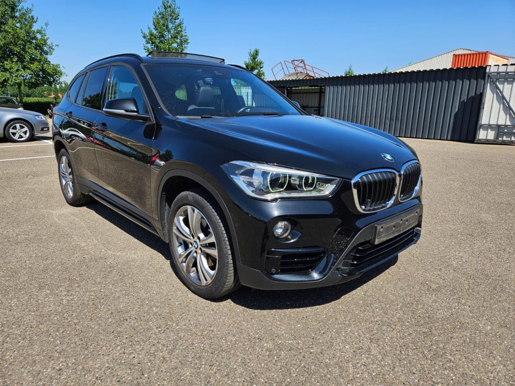 BMW X1 sdrive18i high executive