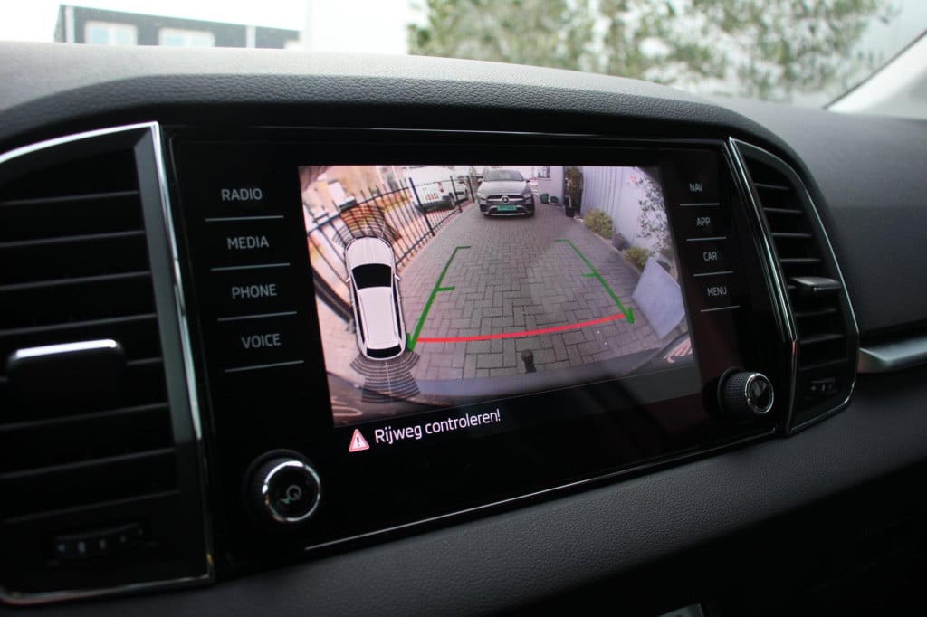 Skoda Karoq 1.5 tsi act sportline business - stoel verw - carplay - virtual