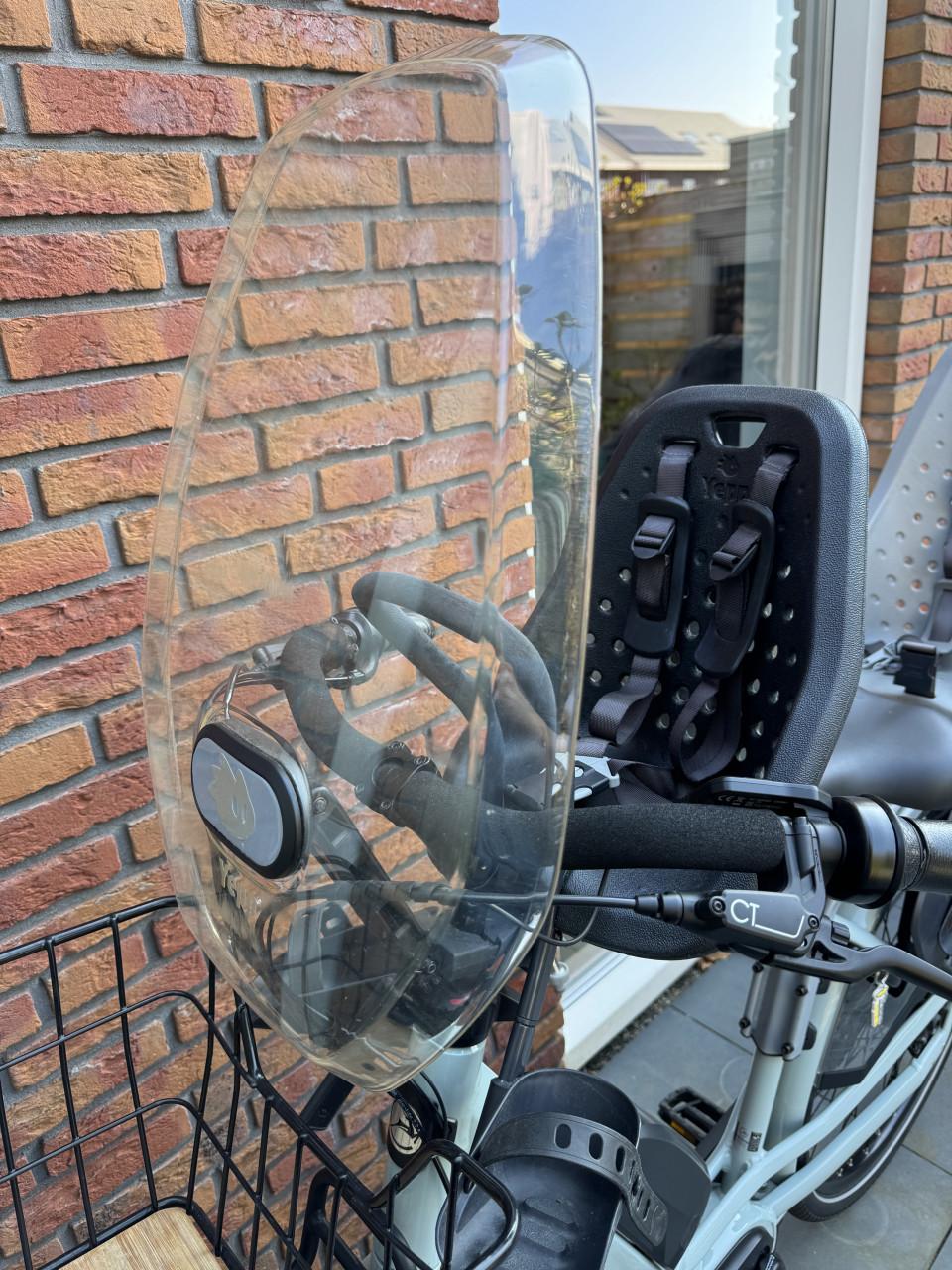 Erg mooi Yepp mini voorzitje, compleet.